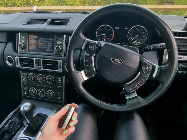 Win a Range Rover L322 Vogue SE + £1,000 - Image 2